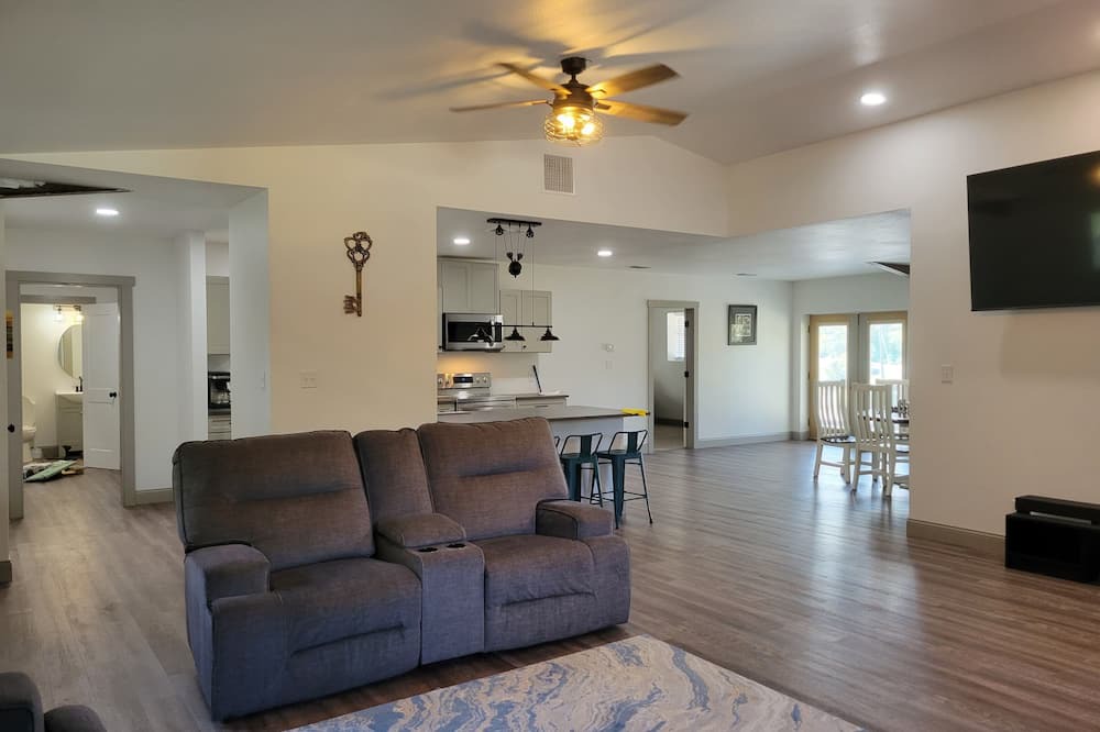 Photo of Livingroom in Yantis
