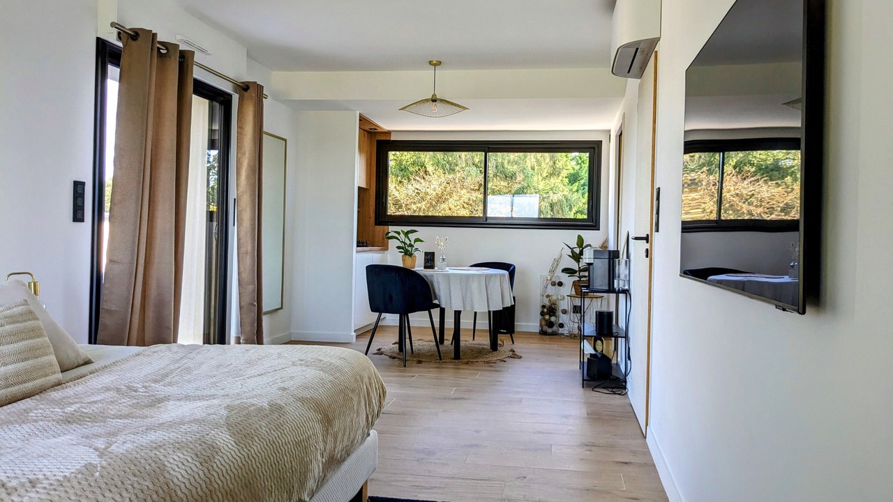 Photo of Others in Laille