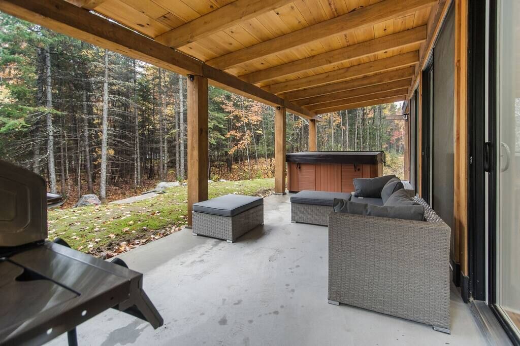 Photo of Patio Balcony in Notre-Dame-de-la-Merci