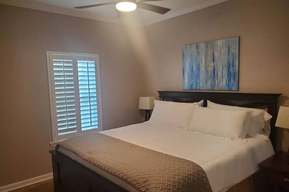 Photo of Bedroom in Driftwood