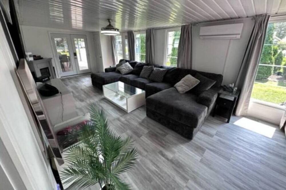 Photo of Livingroom in Sherkston