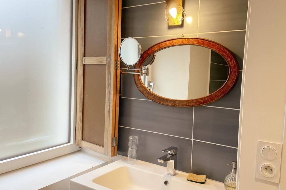Photo of Bathroom in Couture-sur-Loir