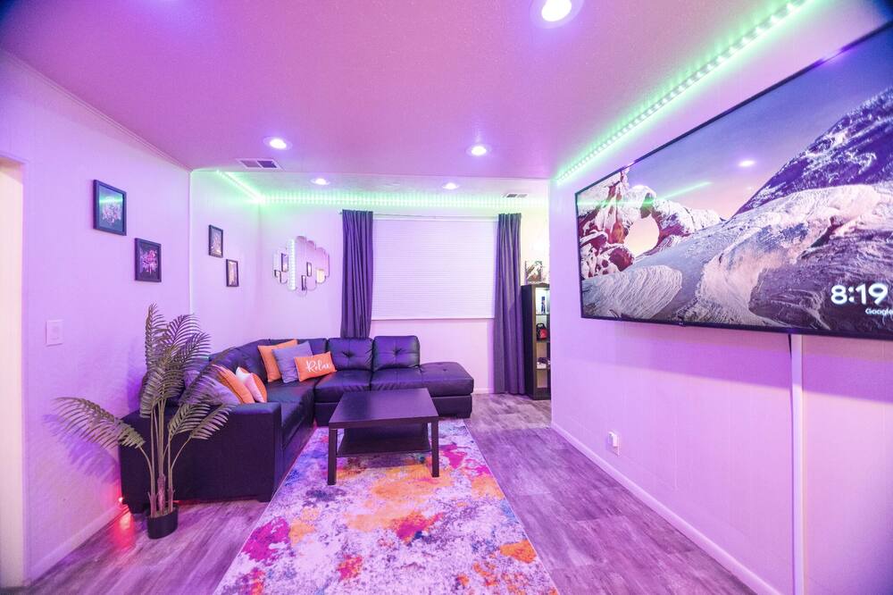 Photo of Livingroom in Sunnyside
