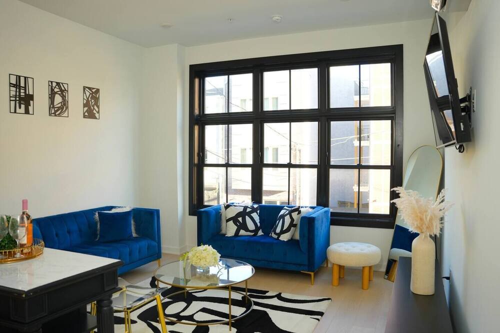 Photo of Livingroom in Olde Richmond