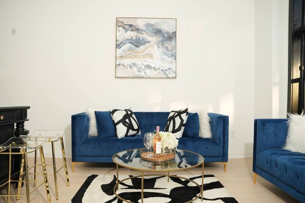 Photo of Livingroom in Olde Richmond