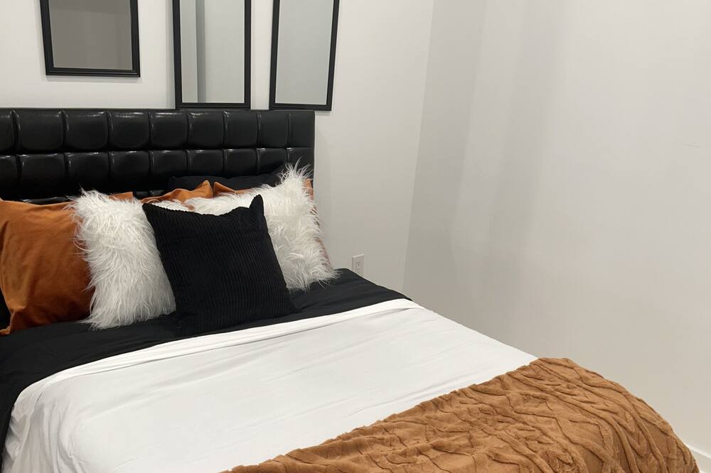 Photo of Bedroom in Olde Richmond