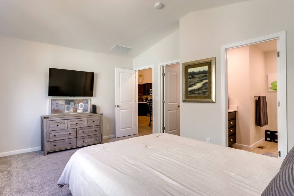Photo of Bedroom in Evans