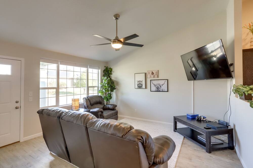 Photo of Livingroom in Evans