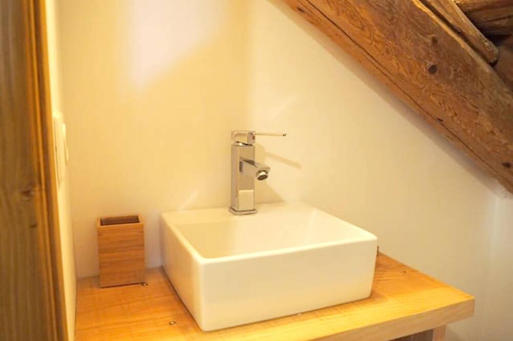 Photo of Bathroom in La Llagonne