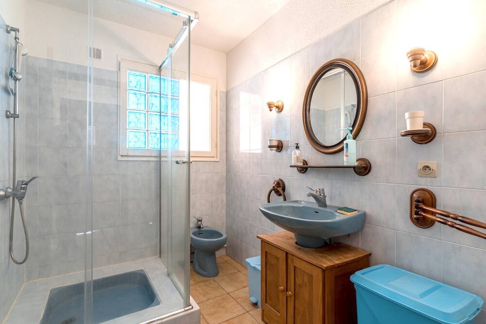 Photo of Bathroom in Banyuls-sur-Mer