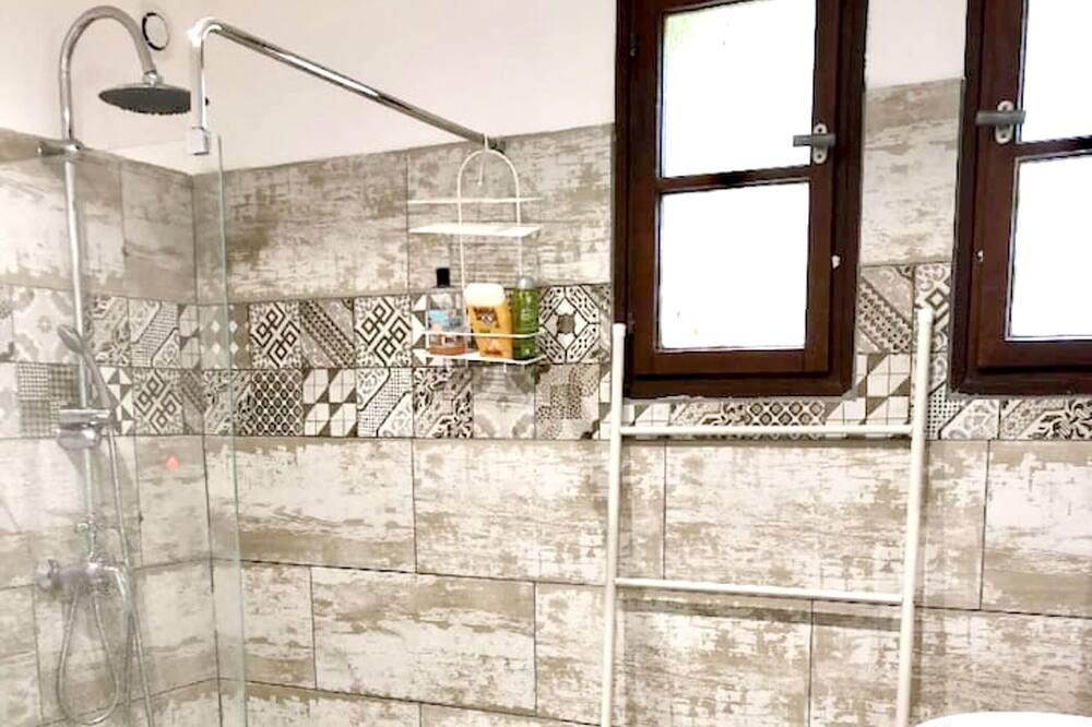 Photo of Bathroom in Saze