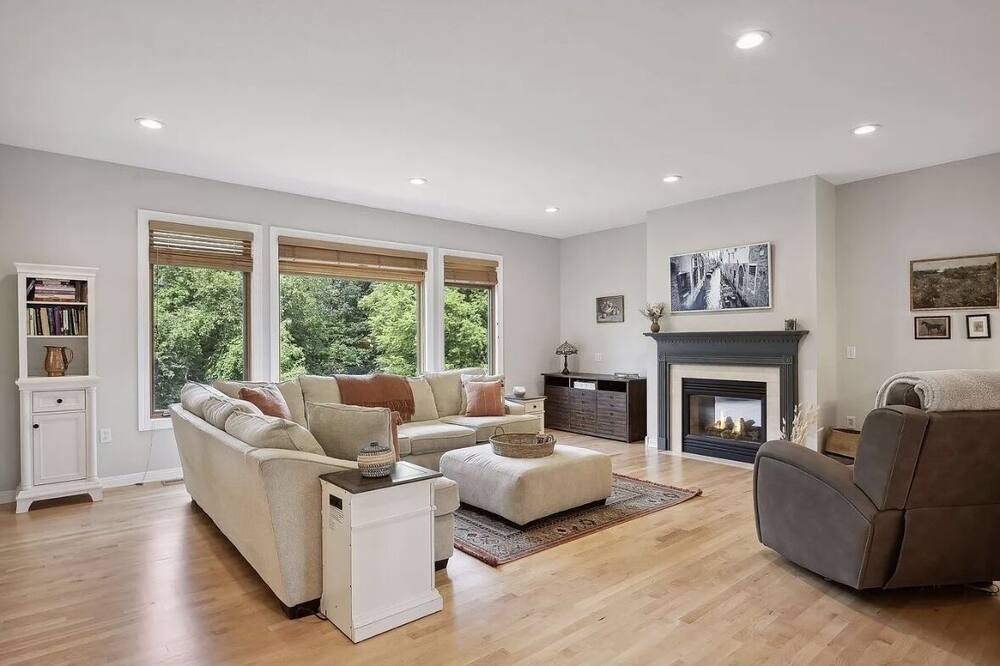 Photo of Livingroom in Belle Plaine
