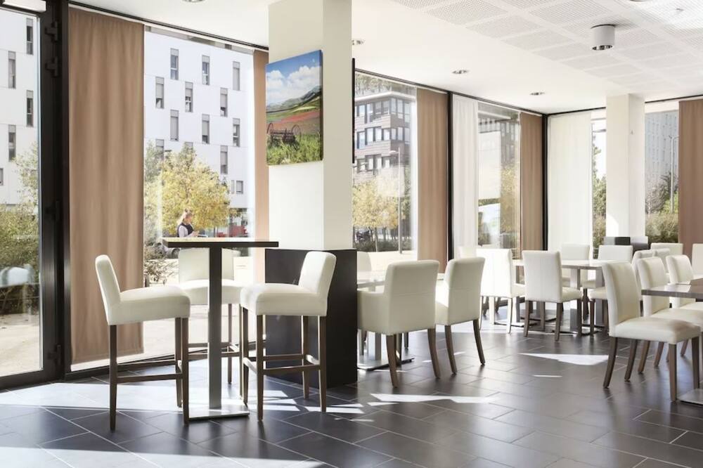 Photo of Others in 2nd Arrondissement