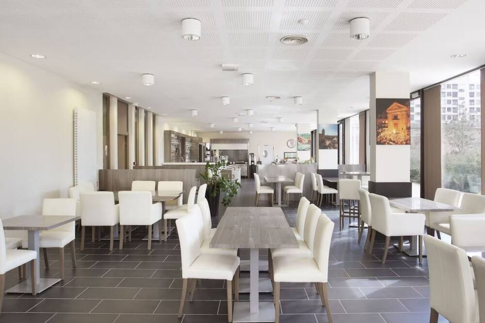 Photo of Others in 2nd Arrondissement