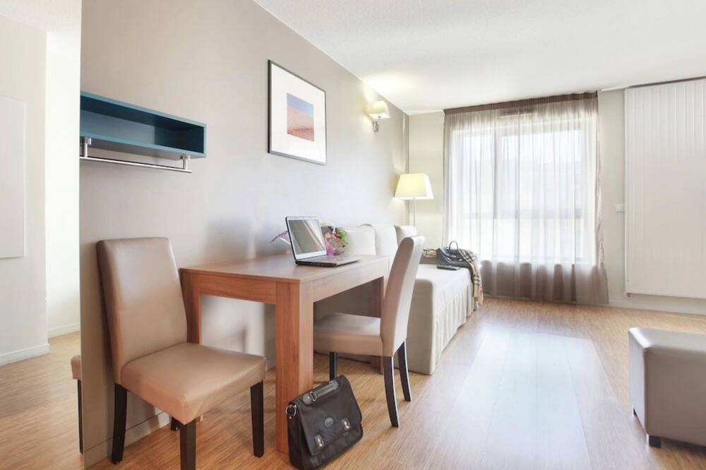 Photo of Others in 2nd Arrondissement