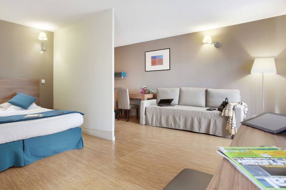 Photo of Bedroom in 2nd Arrondissement