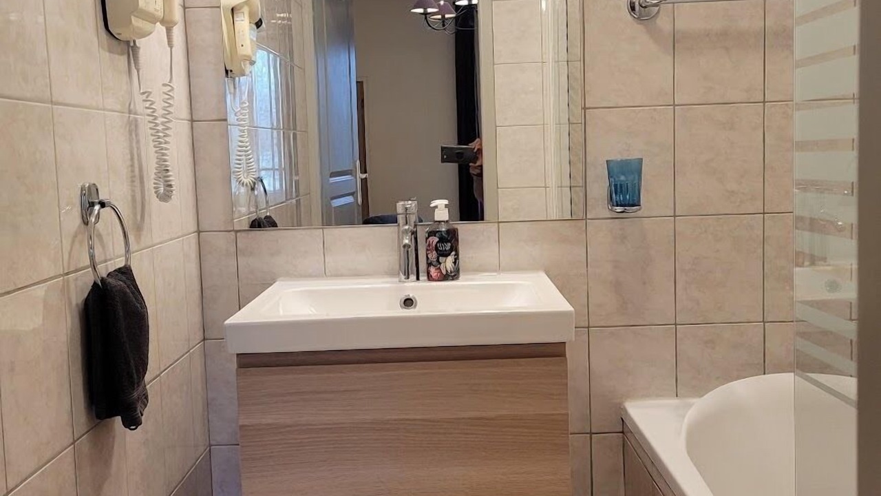 Photo of Bathroom in Saint-Lattier