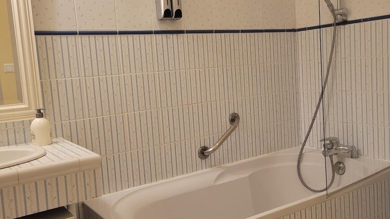 Photo of Bathroom in Saint-Lattier