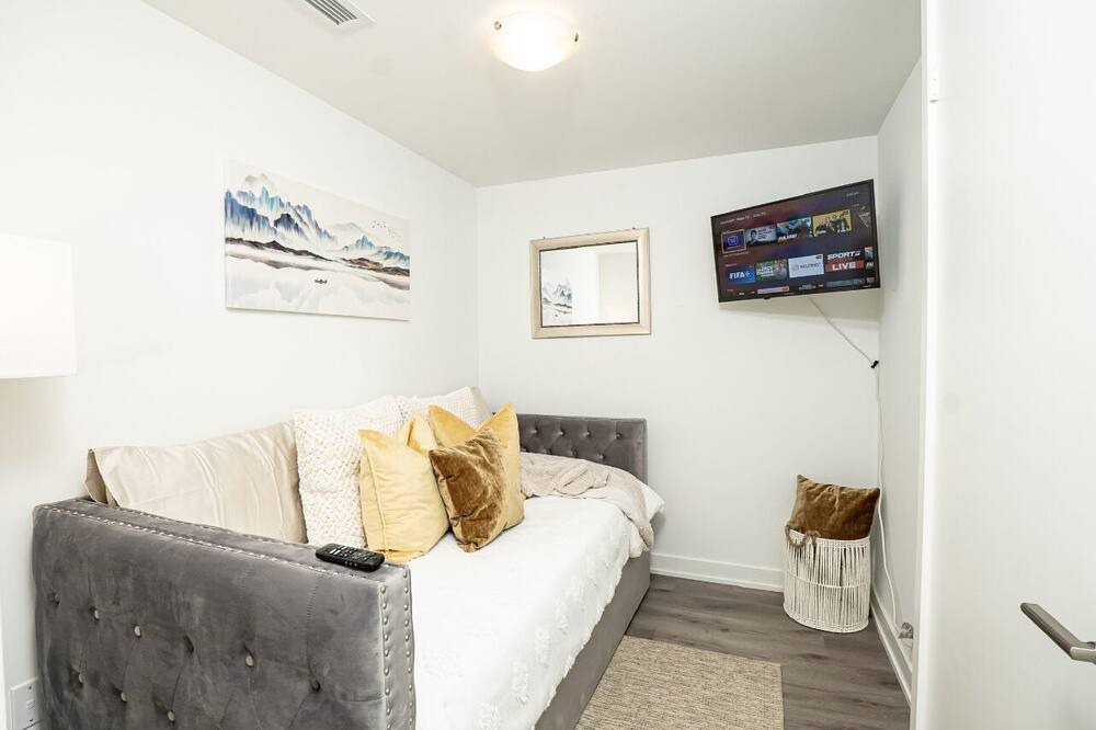 Photo of Livingroom in West Oak Trails