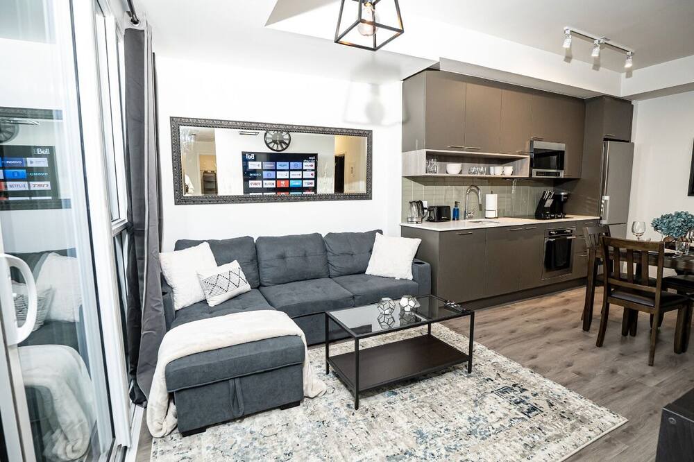 Photo of Livingroom in West Oak Trails