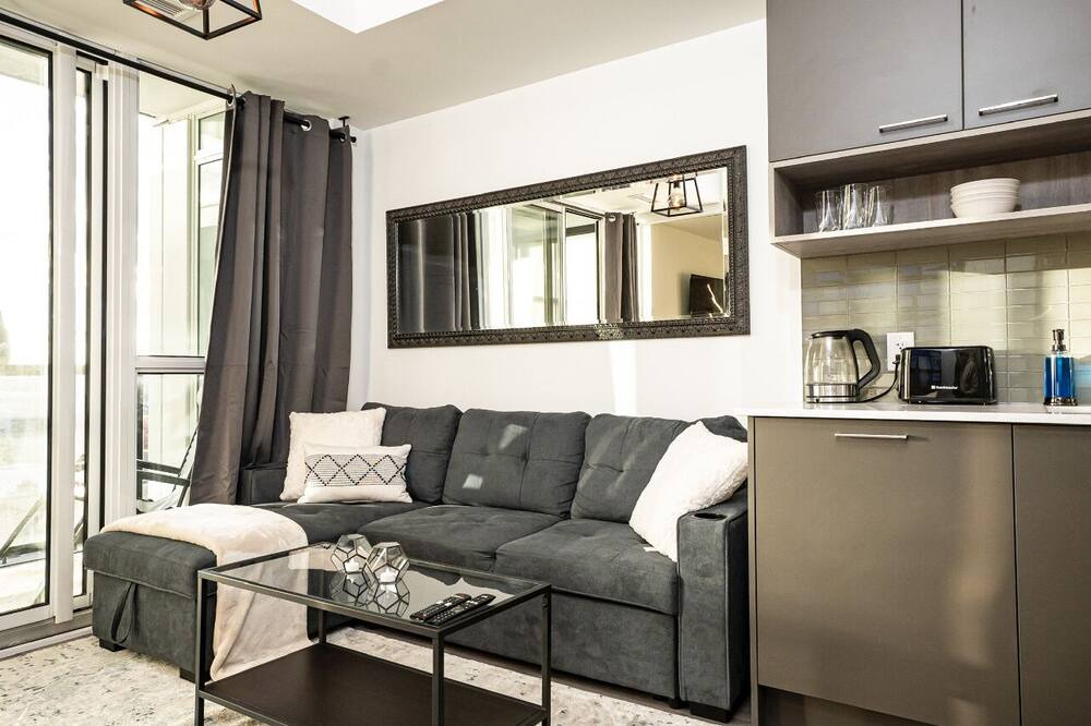 Photo of Livingroom in West Oak Trails
