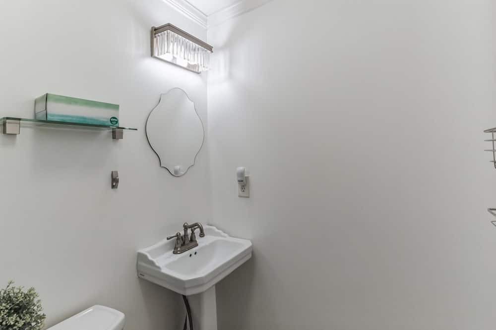 Photo of Bathroom in Southwark