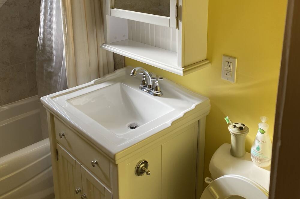 Photo of Bathroom in Mansonville