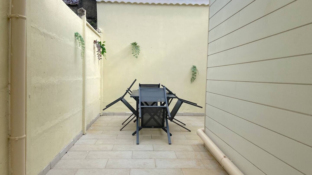 Photo of Outdoor in Croix
