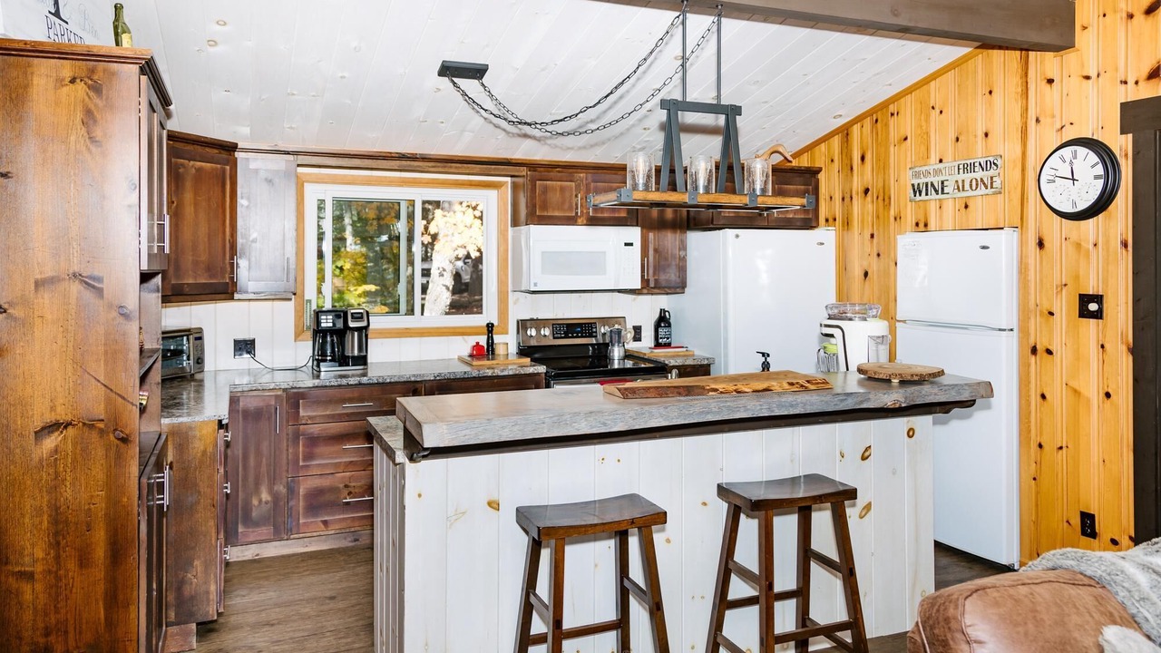 Photo of Kitchen in Dysart et al