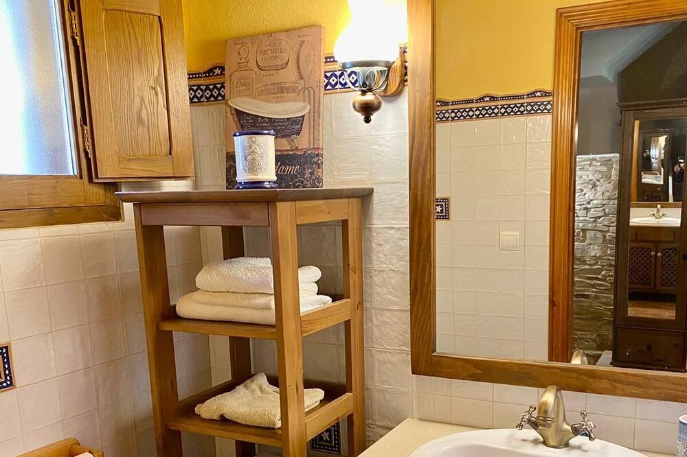 Photo of Bathroom in Espinoso de Compludo