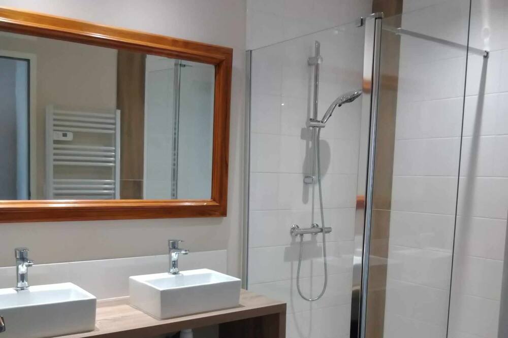 Photo of Bathroom in La Salvetat-Peyrales