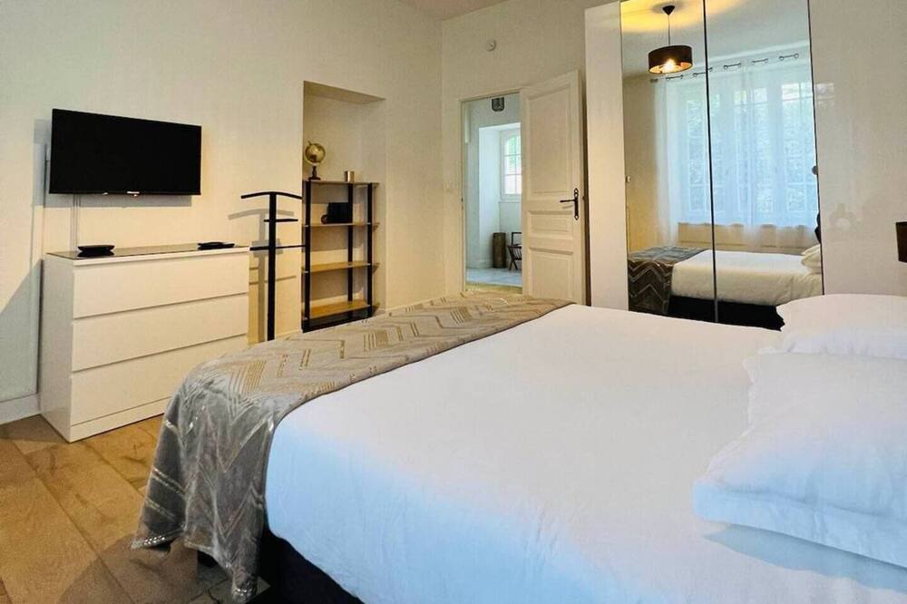 Photo of Bedroom in Ormoy-la-Riviere