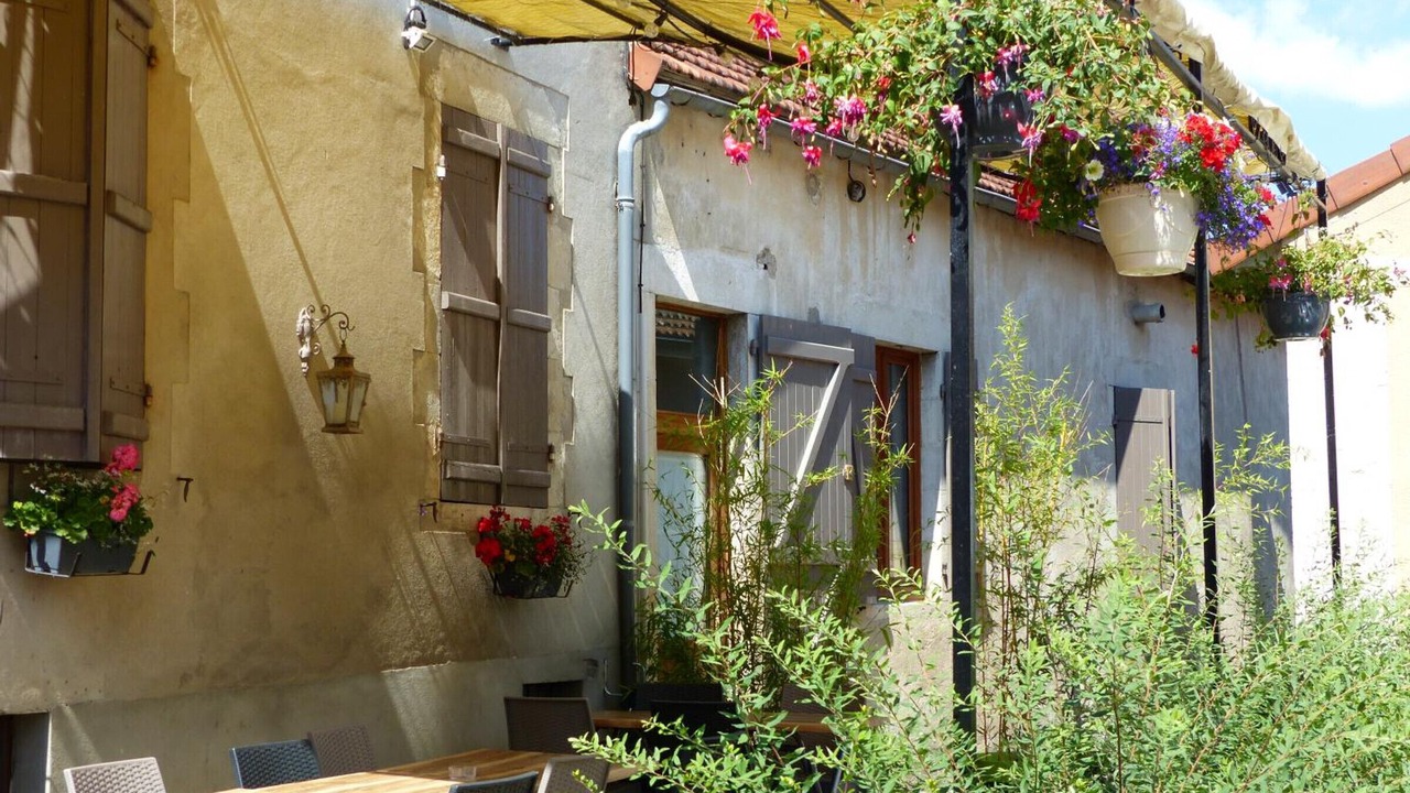 Photo of Outdoor in Chantelle