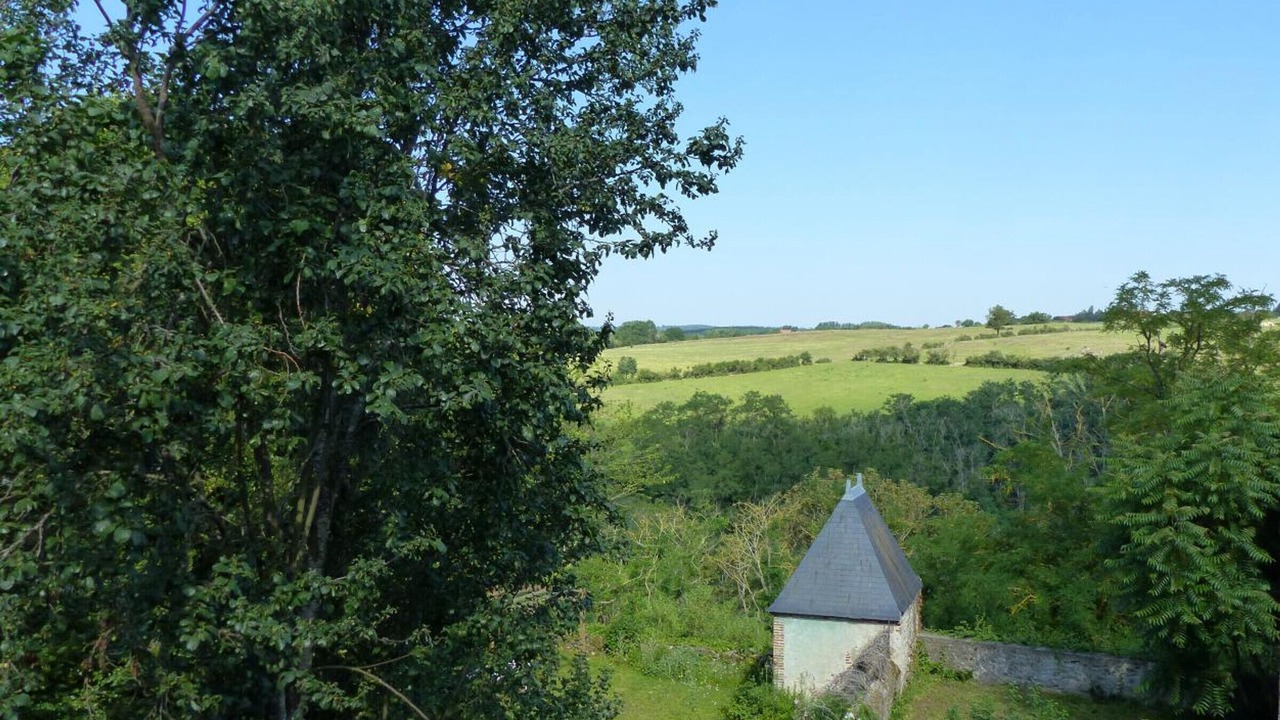 Photo of Outdoor in Chantelle