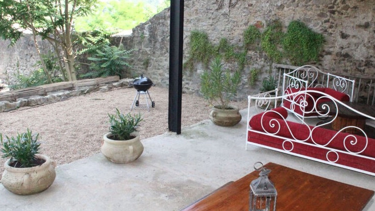 Photo of Outdoor in Chantelle