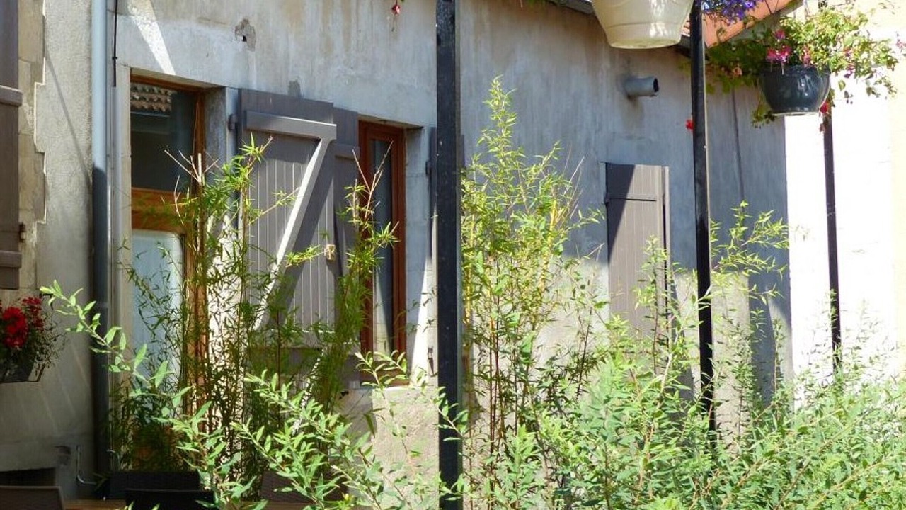 Photo of Outdoor in Chantelle