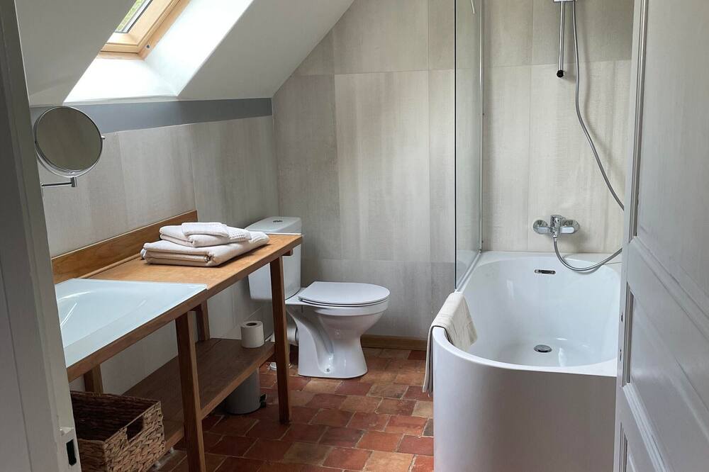 Photo of Bathroom in Sarce