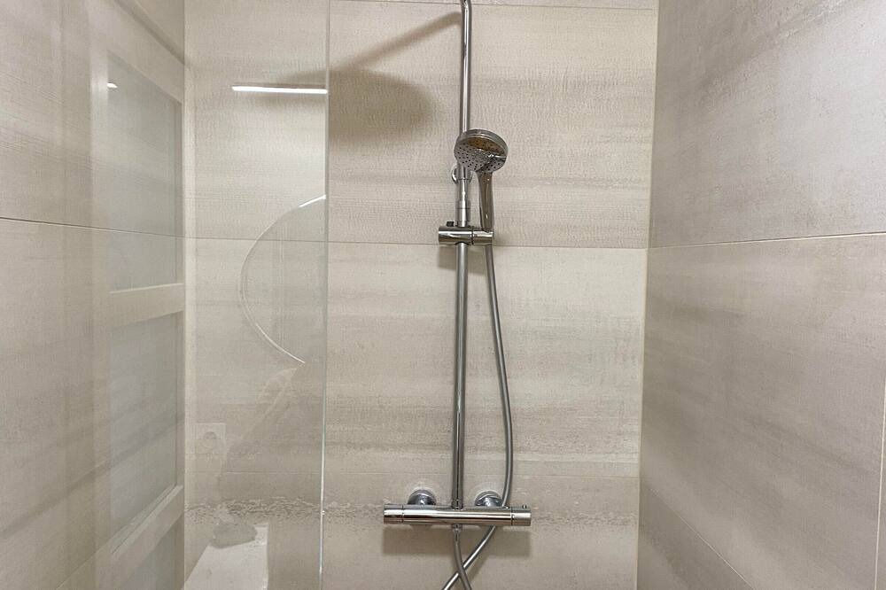 Photo of Bathroom in Sarce