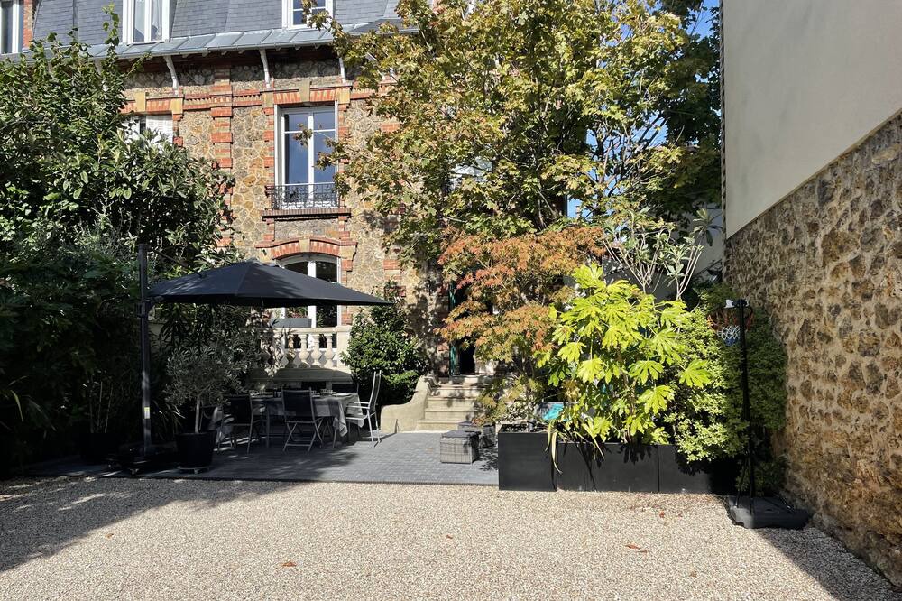 Photo of Outdoor in Colombes