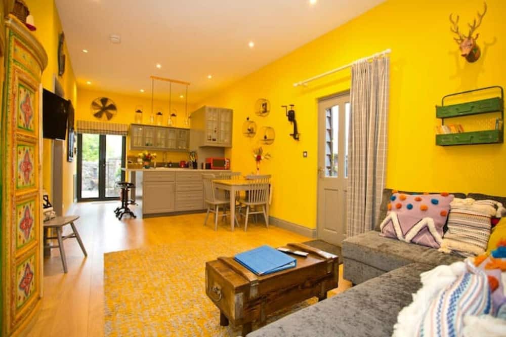 Photo of Livingroom in West Knoyle