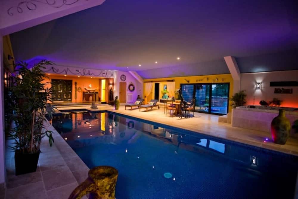 Photo of Outdoor in West Knoyle