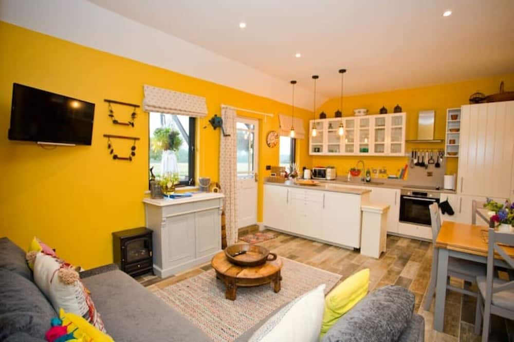 Photo of Livingroom in West Knoyle