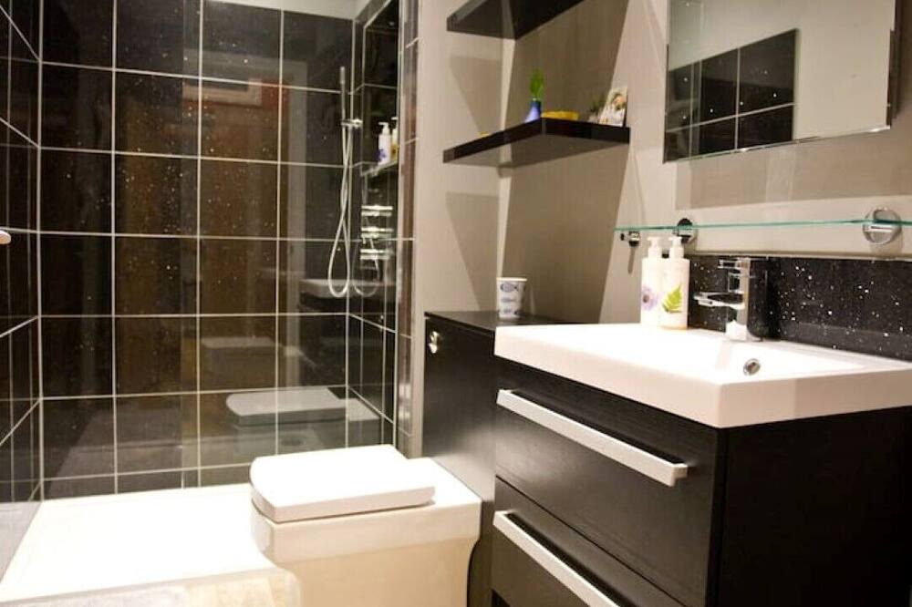 Photo of Bathroom in West Knoyle