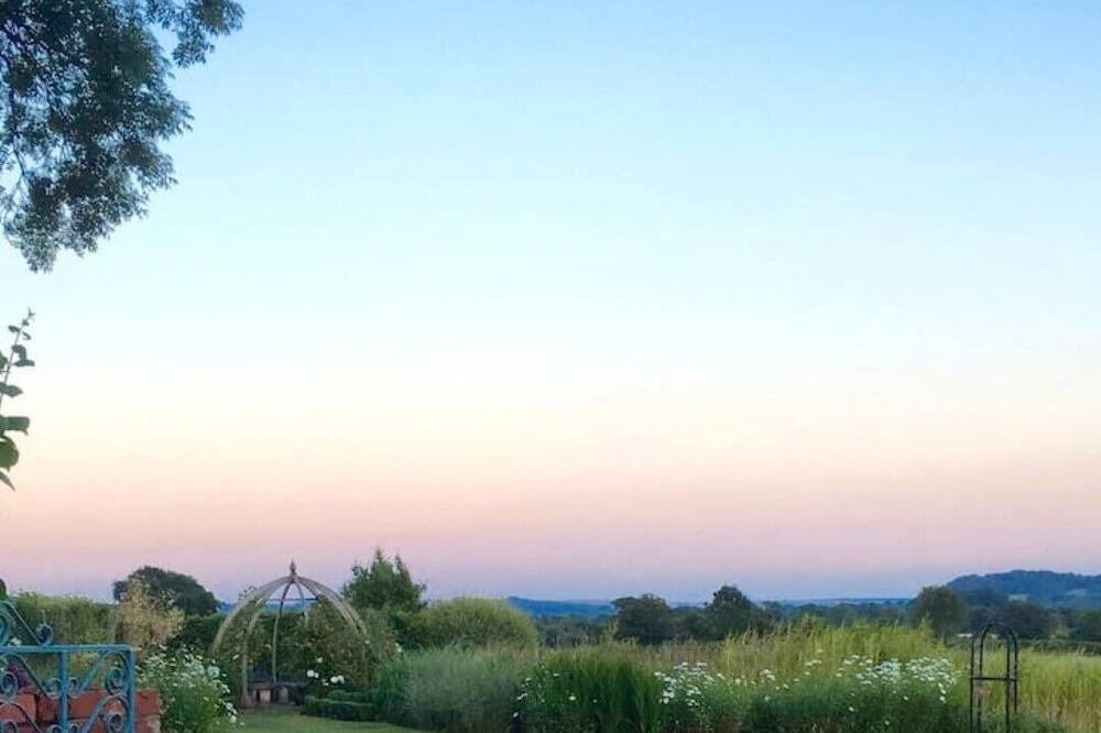 Photo of Outdoor in West Knoyle