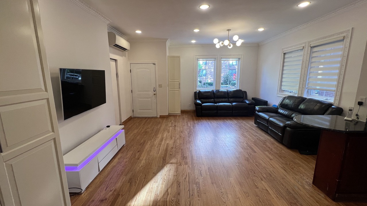 Photo of Others in Midwood