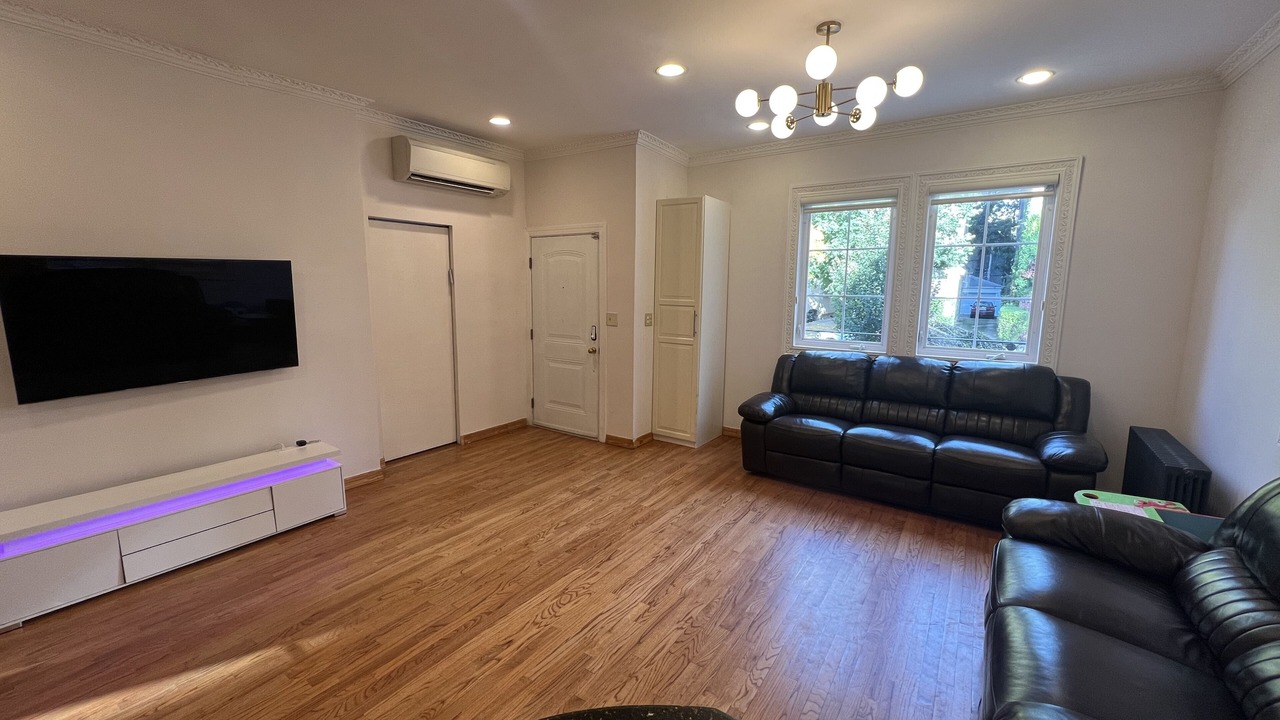 Photo of Others in Midwood