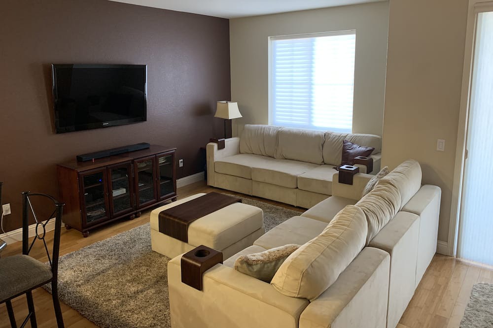 Photo of Livingroom in Copperopolis