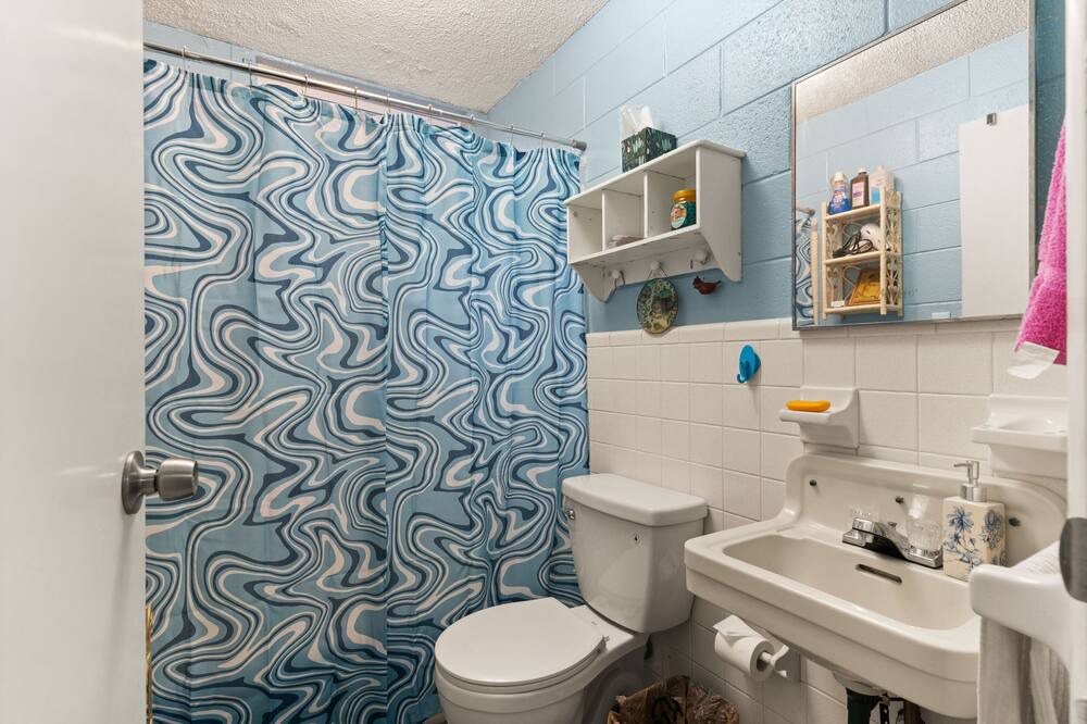 Photo of Bathroom in Dock Junction