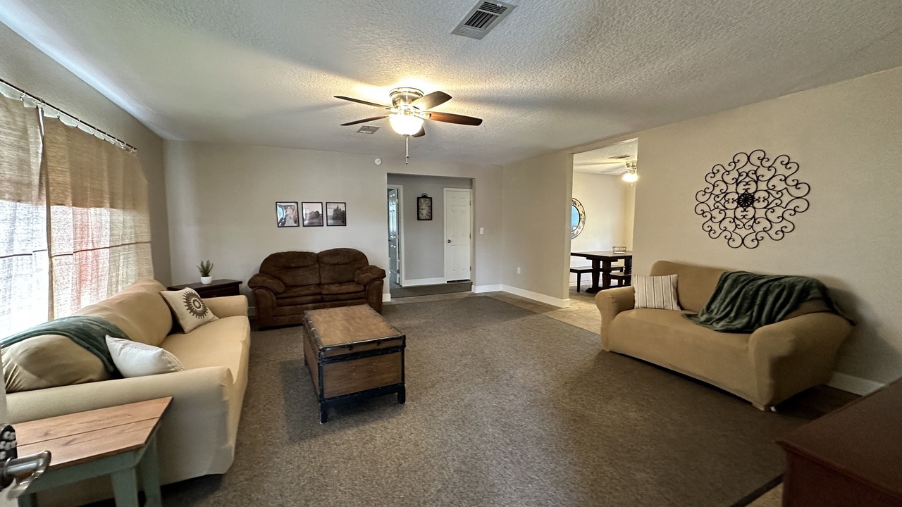 Photo of Livingroom in Sweeny
