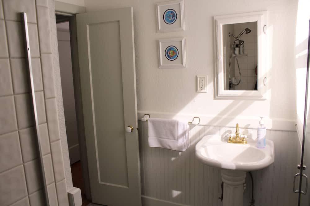 Photo of Bathroom in Overlook